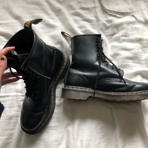 doc martens 1460 women’s smooth leather lace up